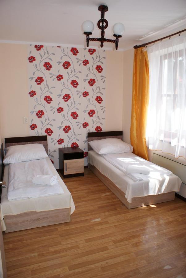 Pensjonat Pod Lwem Niechorze Exterior foto
